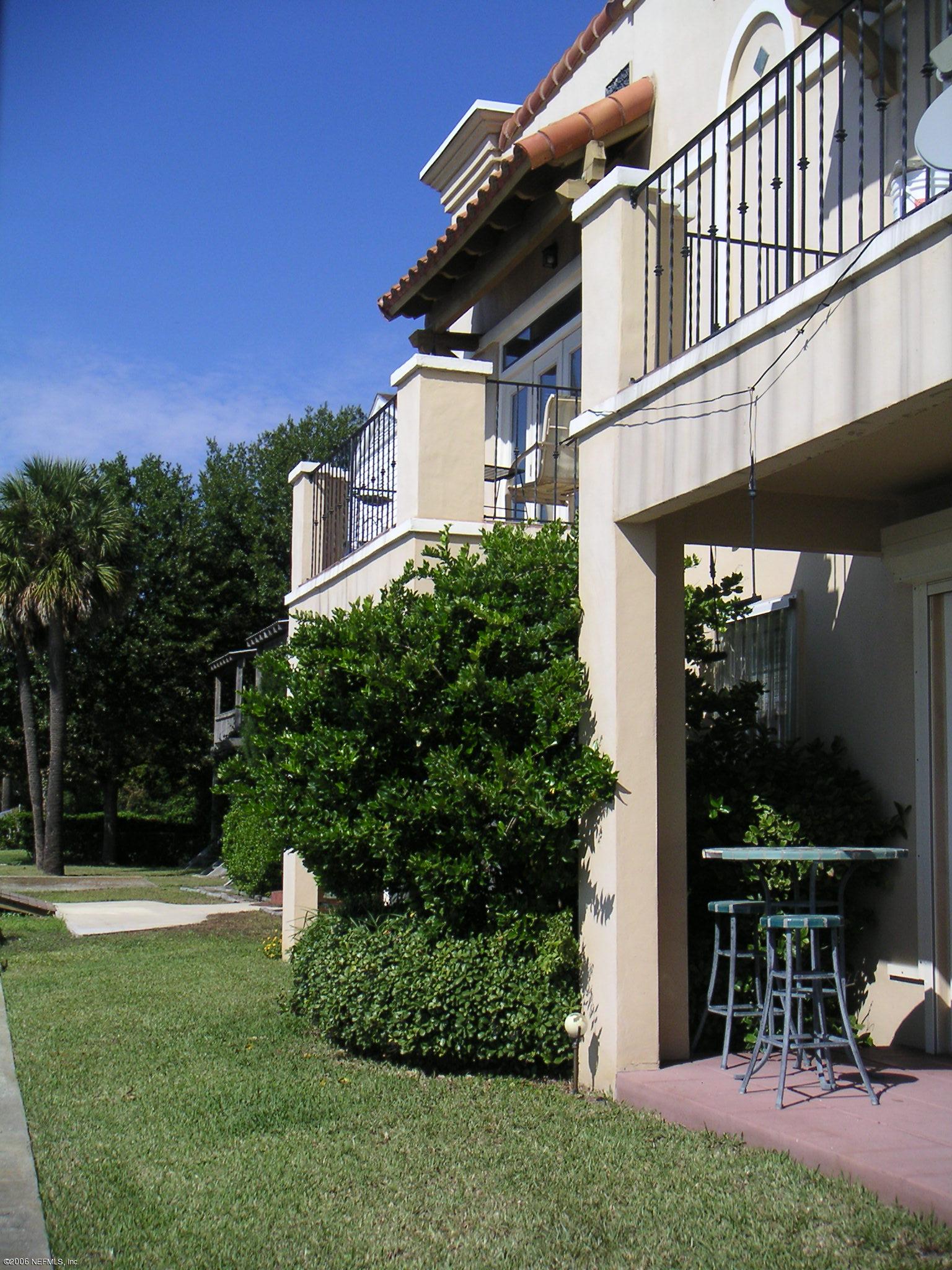 1724 River Road Jacksonville, FL 32207 - Photo 3 of 10 Riverfront side of the building