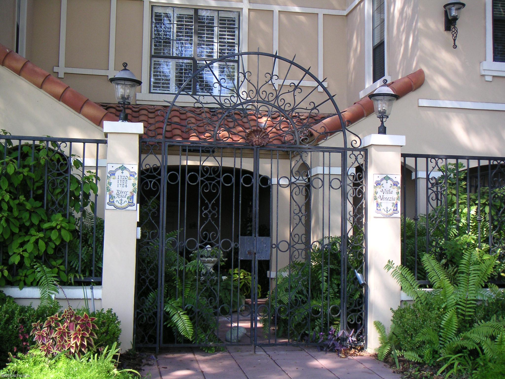 1724 River Road Jacksonville, FL 32207 - Photo 4 of 10 Entry gate