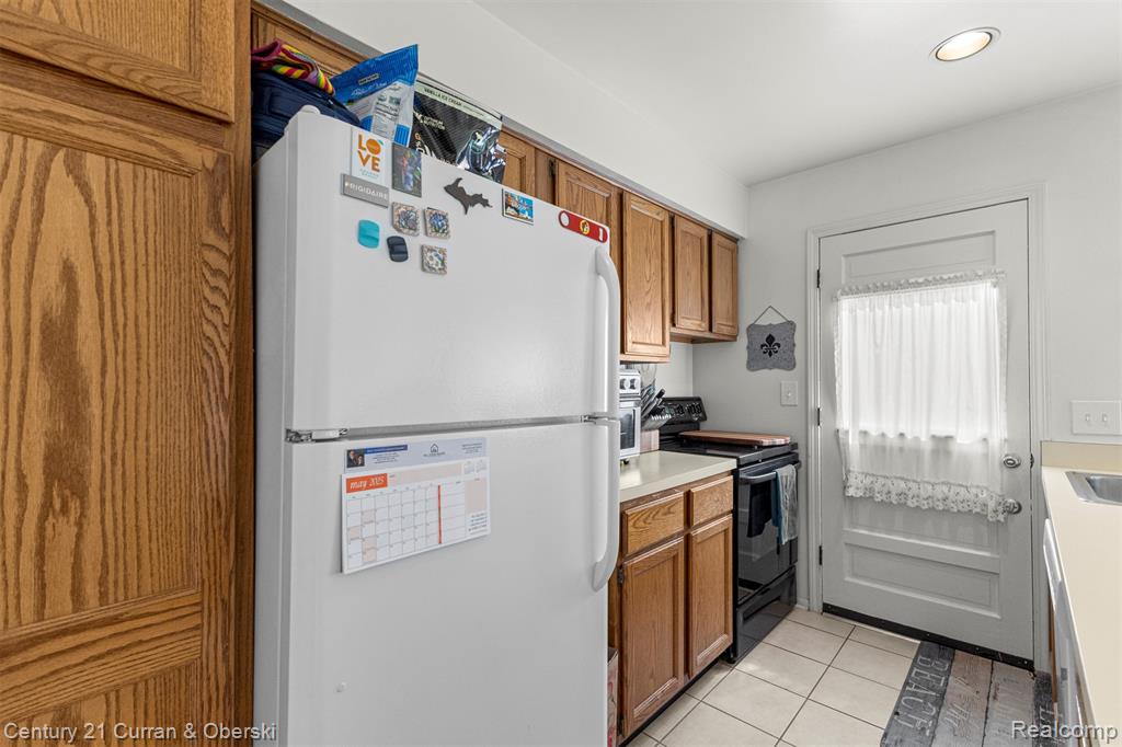 11706 Riverside Drive Plymouth, MI 48170 - Photo 11 of 33