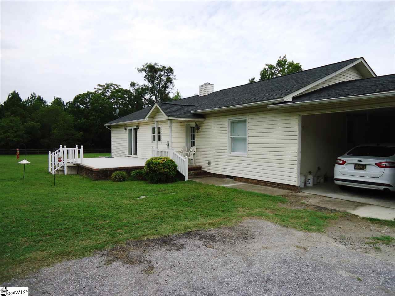 452 Metric Road Laurens, SC 29360 - Photo 3 of 15 Gallery Image 3