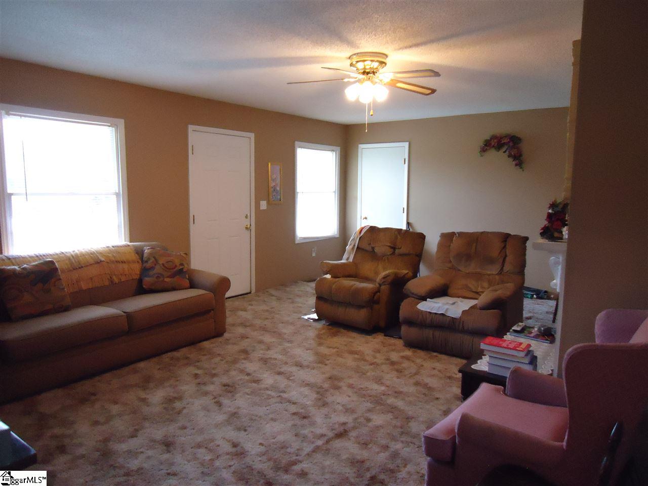 452 Metric Road Laurens, SC 29360 - Photo 6 of 15 Gallery Image 6