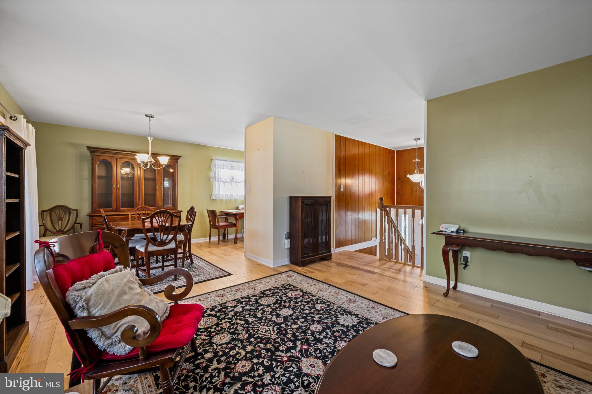 245 Candytuft Road Reisterstown, MD 21136 - Photo 7 of 40 Living room w hickory wood floors