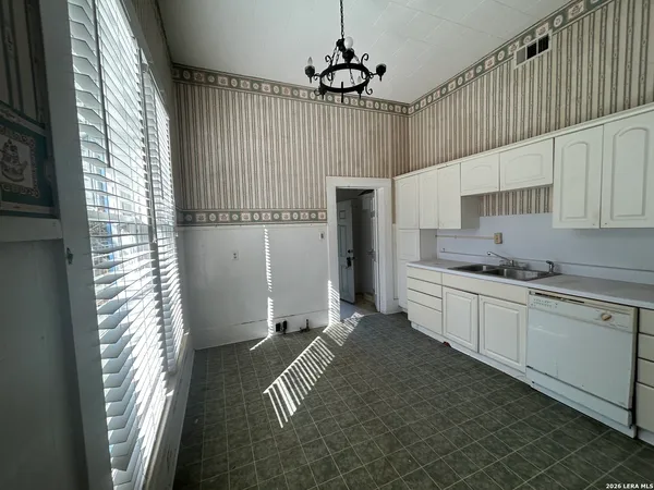 $89,900 | 1004 Cherry, Orange, TX 77630