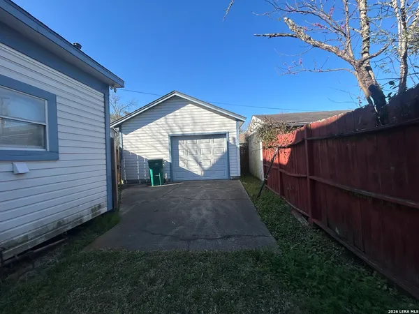 $89,900 | 1004 Cherry, Orange, TX 77630