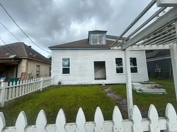 $89,900 | 1004 Cherry, Orange, TX 77630