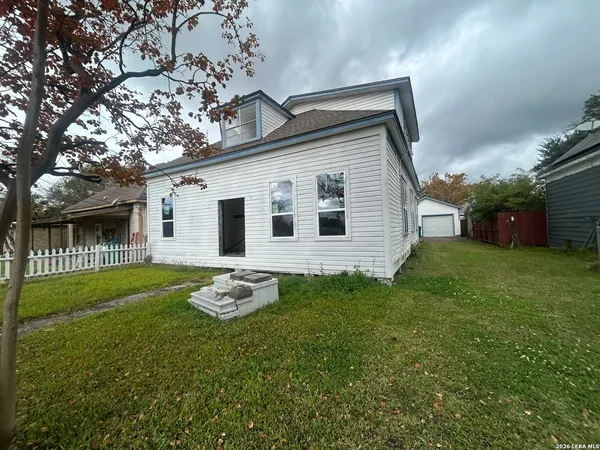 $89,900 | 1004 Cherry, Orange, TX 77630