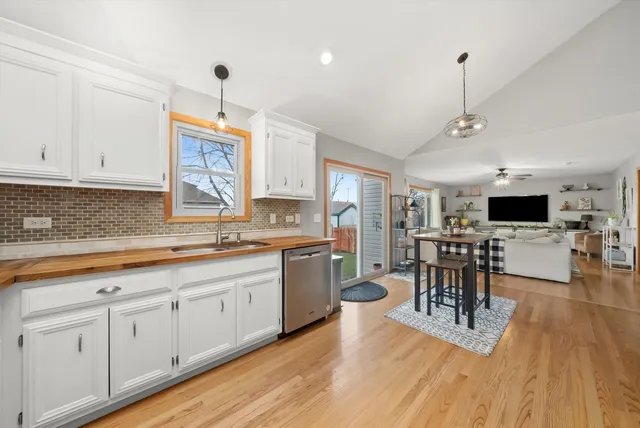 $460,000 | 11144 Denny Avenue, Mokena, IL 60448