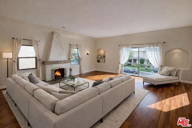 $4,195 | 1227 Ridgeley Drive, Unit UPPER), Los Angeles, CA 90019