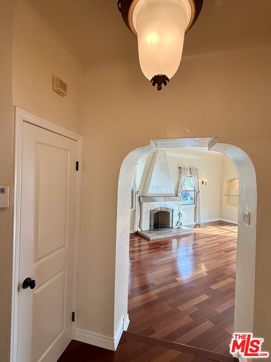 1227 Ridgeley Drive, Unit UPPER) Los Angeles, CA 90019 - Photo 14 of 54