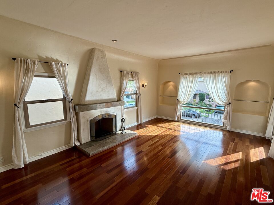 1227 Ridgeley Drive, Unit UPPER) Los Angeles, CA 90019 - Photo 2 of 54