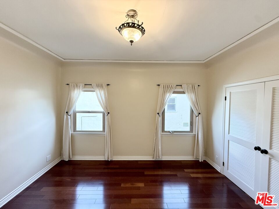 1227 Ridgeley Drive, Unit UPPER) Los Angeles, CA 90019 - Photo 28 of 54