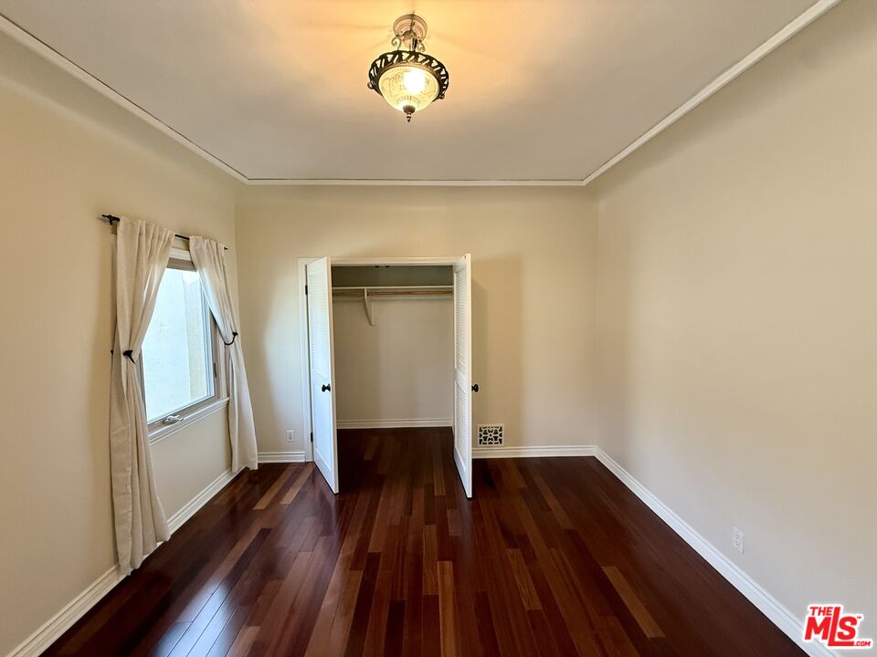 1227 Ridgeley Drive, Unit UPPER) Los Angeles, CA 90019 - Photo 29 of 54