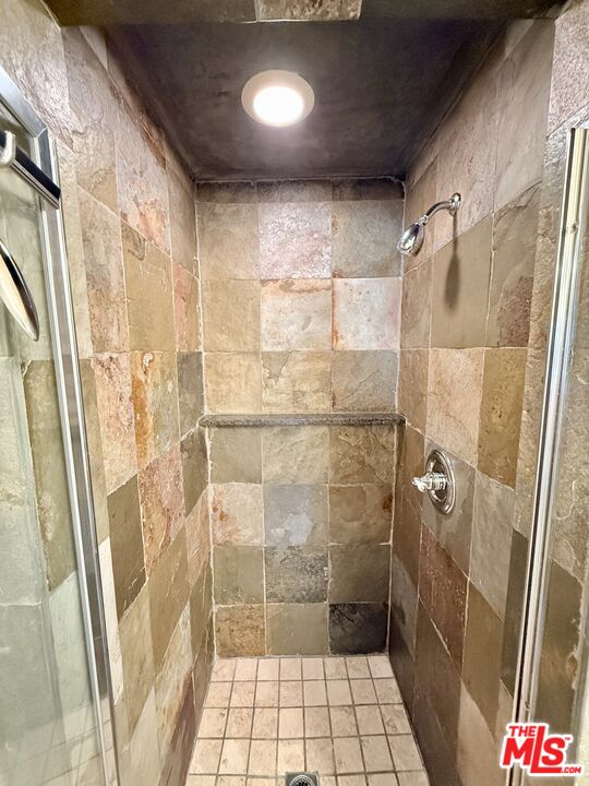 1227 Ridgeley Drive, Unit UPPER) Los Angeles, CA 90019 - Photo 32 of 54