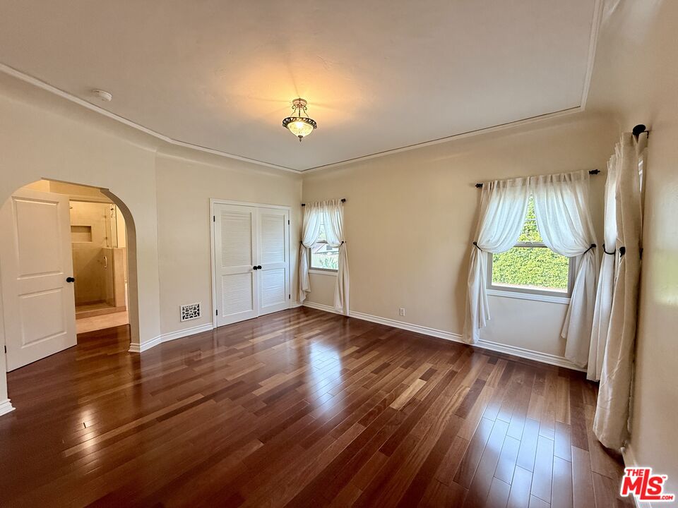 1227 Ridgeley Drive, Unit UPPER) Los Angeles, CA 90019 - Photo 36 of 54