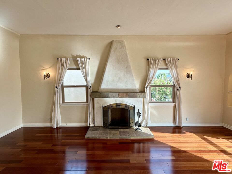 1227 Ridgeley Drive, Unit UPPER) Los Angeles, CA 90019 - Photo 4 of 54