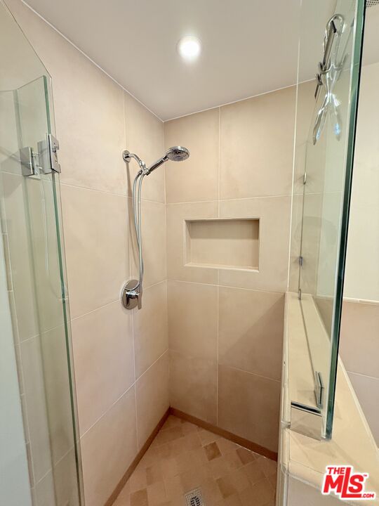 1227 Ridgeley Drive, Unit UPPER) Los Angeles, CA 90019 - Photo 43 of 54