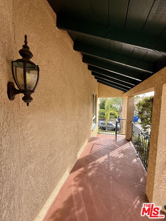 1227 Ridgeley Drive, Unit UPPER) Los Angeles, CA 90019 - Photo 46 of 54