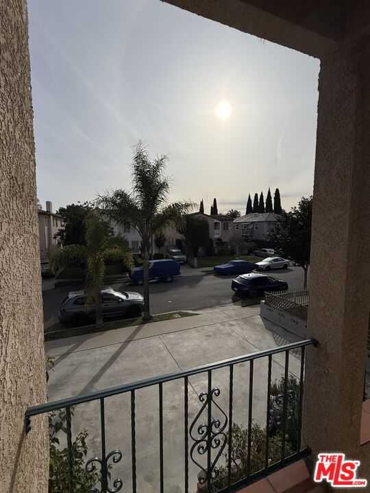 1227 Ridgeley Drive, Unit UPPER) Los Angeles, CA 90019 - Photo 47 of 54