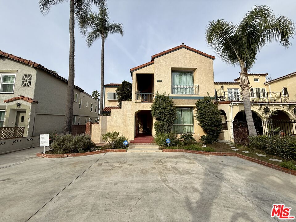 1227 Ridgeley Drive, Unit UPPER) Los Angeles, CA 90019 - Photo 53 of 54