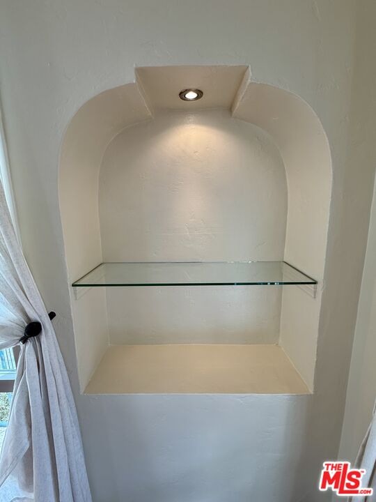 1227 Ridgeley Drive, Unit UPPER) Los Angeles, CA 90019 - Photo 7 of 54