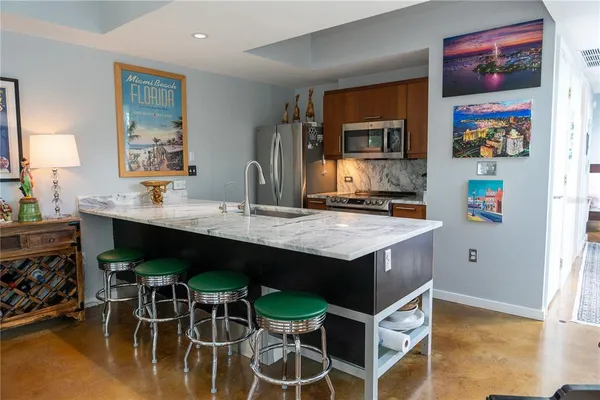 $2,950 | 1350 Main Street, Unit 200, Sarasota, FL 34236