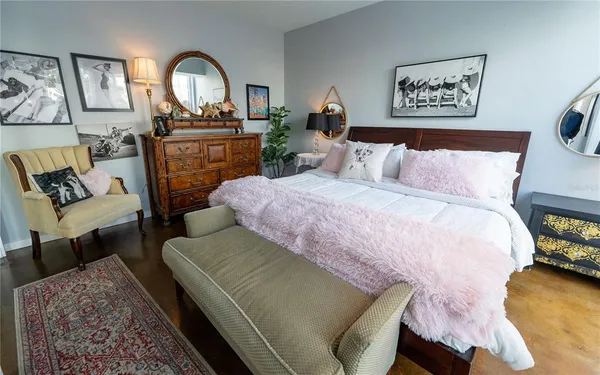 $2,950 | 1350 Main Street, Unit 200, Sarasota, FL 34236
