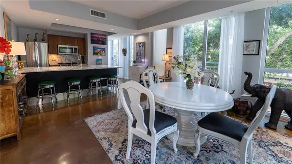 $2,950 | 1350 Main Street, Unit 200, Sarasota, FL 34236