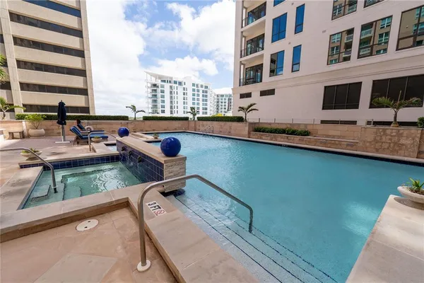 $2,950 | 1350 Main Street, Unit 200, Sarasota, FL 34236