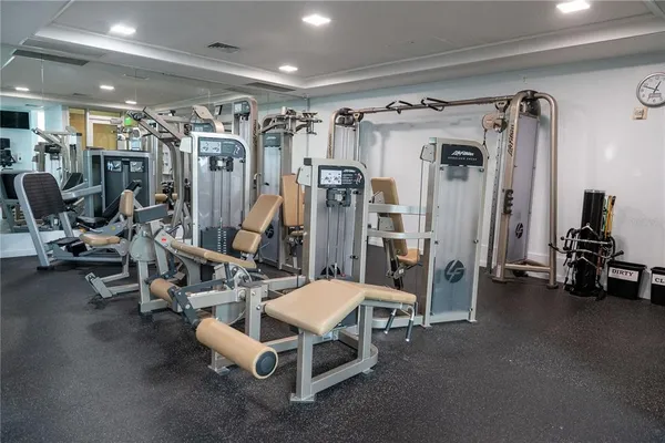 $2,950 | 1350 Main Street, Unit 200, Sarasota, FL 34236