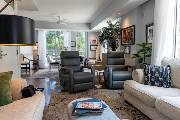 $2,950 | 1350 Main Street, Unit 200, Sarasota, FL 34236