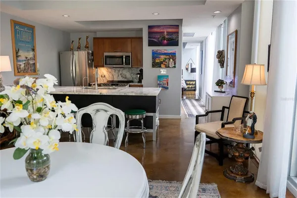 $2,950 | 1350 Main Street, Unit 200, Sarasota, FL 34236