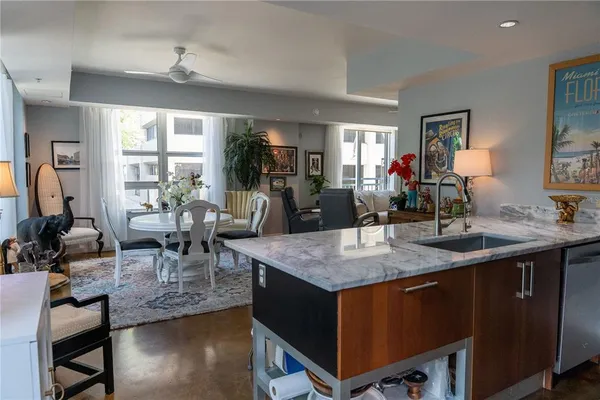 $2,950 | 1350 Main Street, Unit 200, Sarasota, FL 34236