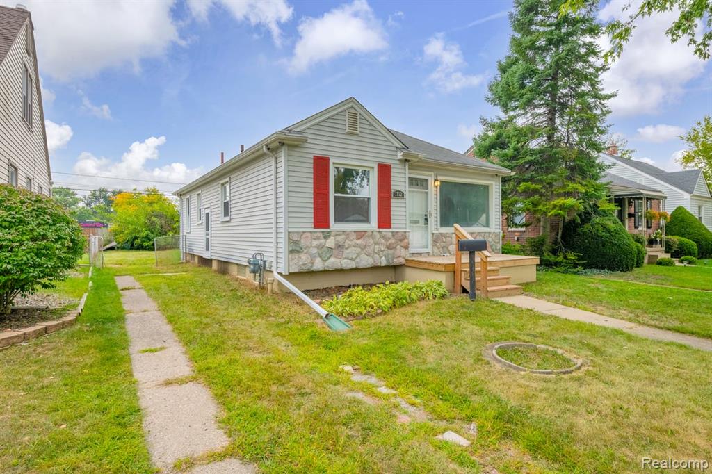 3752 Katherine Street Dearborn, MI 48124 - Photo 2 of 23