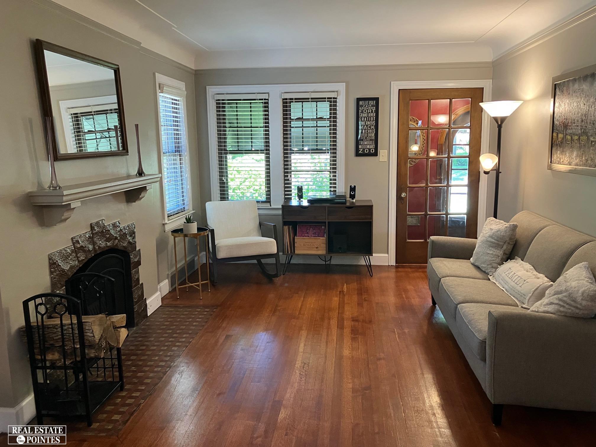 305 Kerby Road Grosse Pointe Farms, MI 48236 - Photo 5 of 40