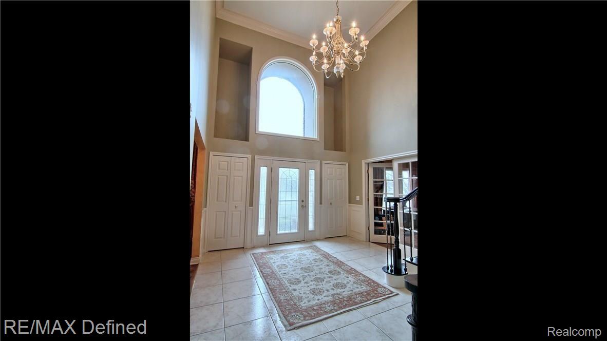 3960 Elk Drive Rochester, MI 48306 - Photo 2 of 27 Foyer.jpg