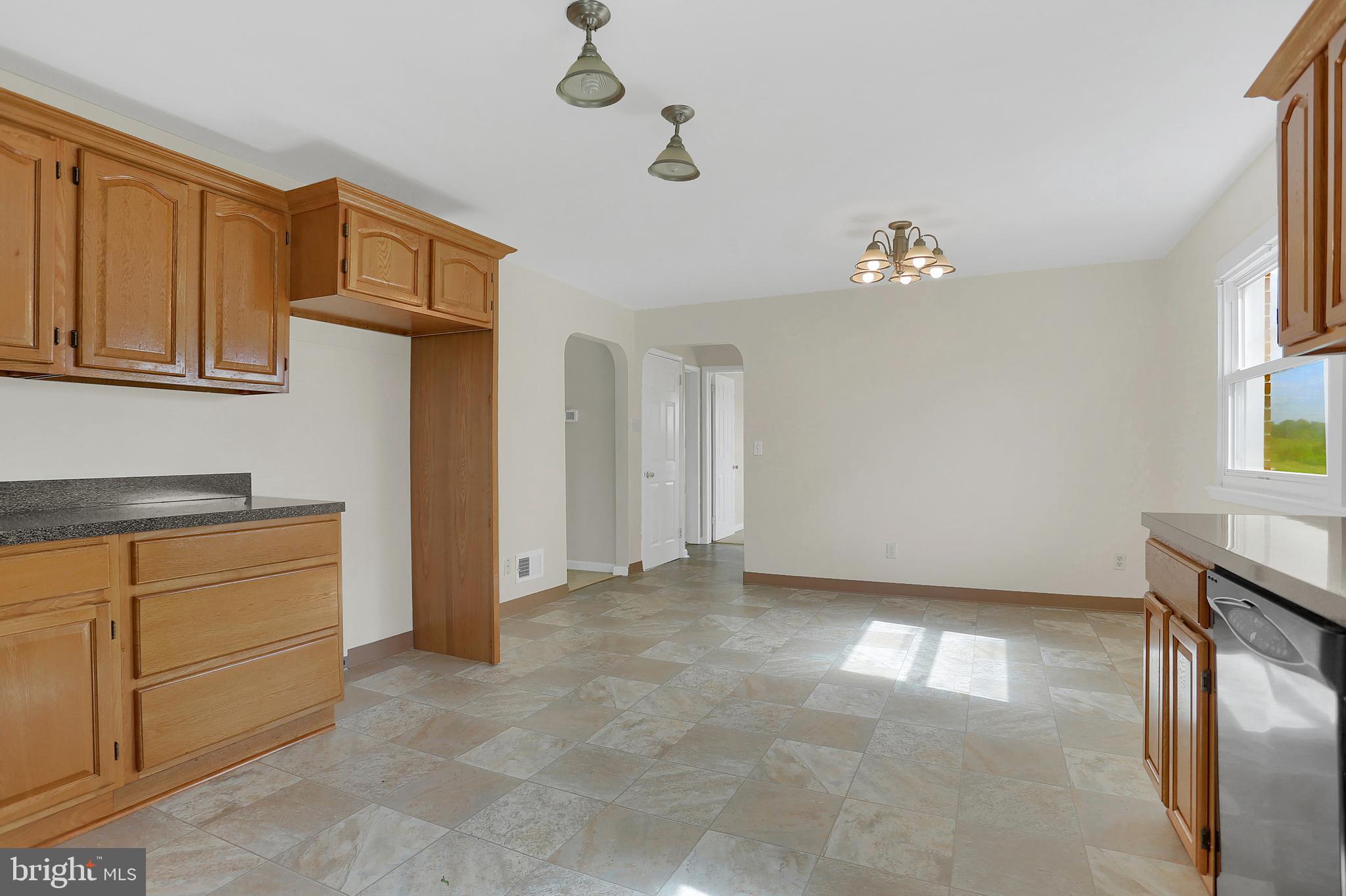2465 Springwood Road York, PA 17402 - Photo 8 of 25 Gallery Image 8