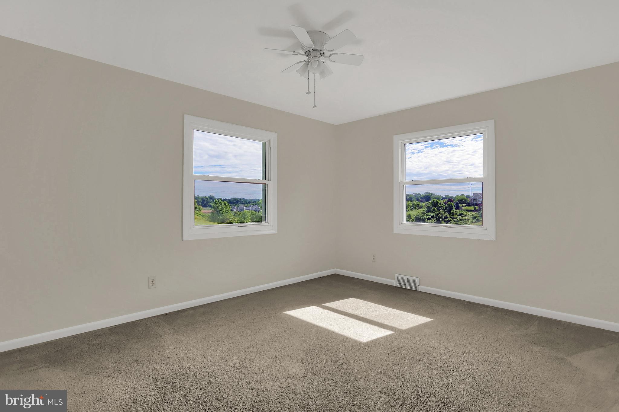 2465 Springwood Road York, PA 17402 - Photo 9 of 25 Gallery Image 9