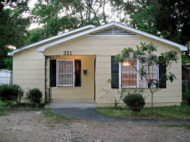321 Snyder Drive Mobile, AL 36610 - Photo 1 of 21
