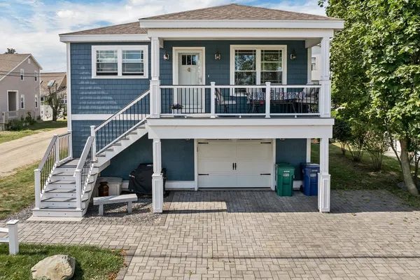 $899,900 | 190 Island Path, Hampton, NH 03842