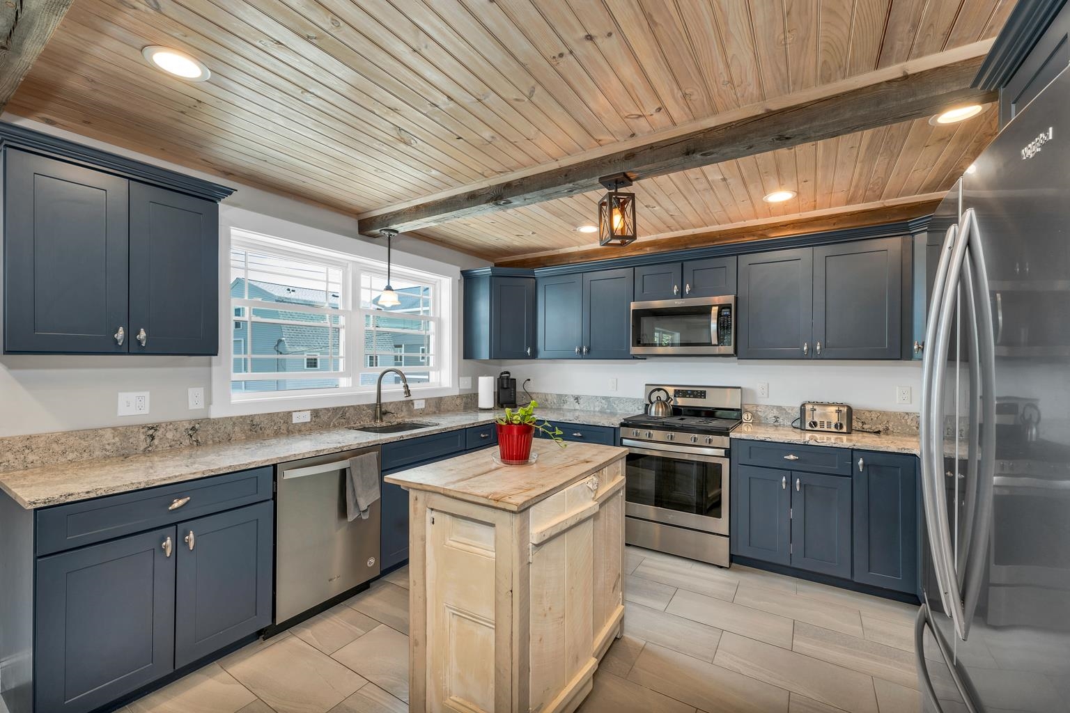 190 Island Path Hampton, NH 03842 - Photo 4 of 57