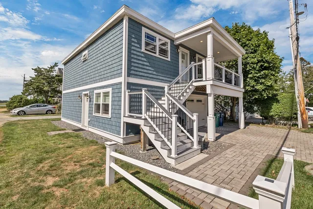 $899,900 | 190 Island Path, Hampton, NH 03842