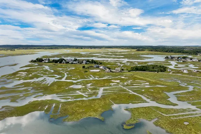 $899,900 | 190 Island Path, Hampton, NH 03842