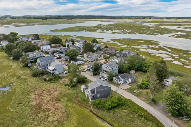 $899,900 | 190 Island Path, Hampton, NH 03842