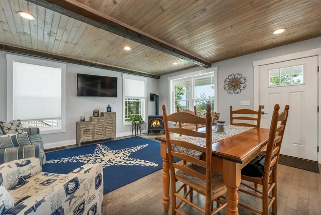 $899,900 | 190 Island Path, Hampton, NH 03842