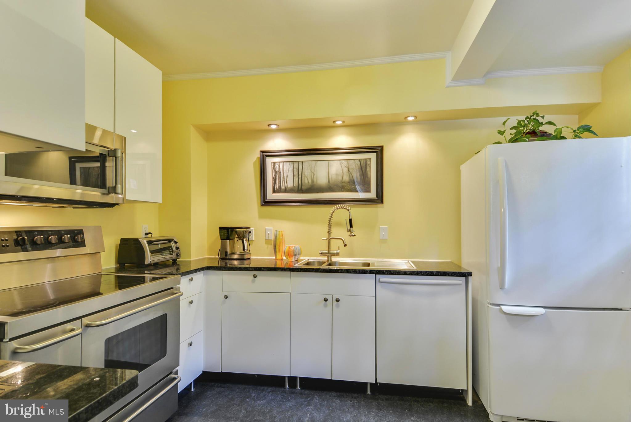 8615 Cedar Street Silver Spring, MD 20910 - Photo 11 of 28 Kitchen
