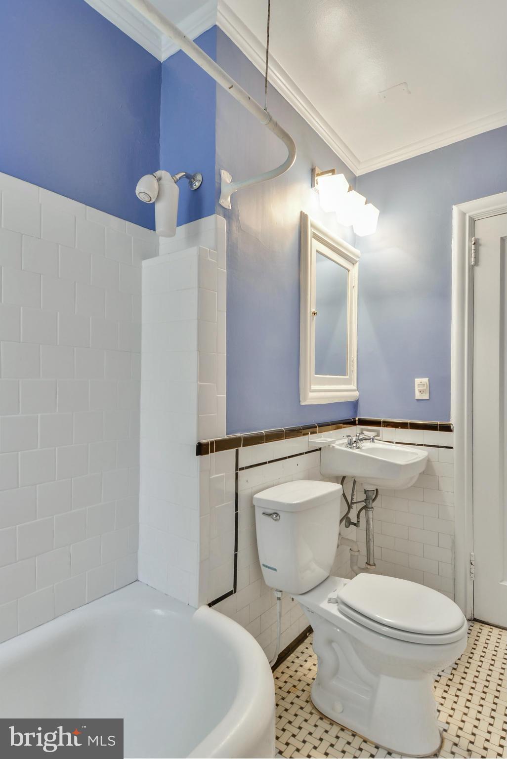 8615 Cedar Street Silver Spring, MD 20910 - Photo 14 of 28 Bath