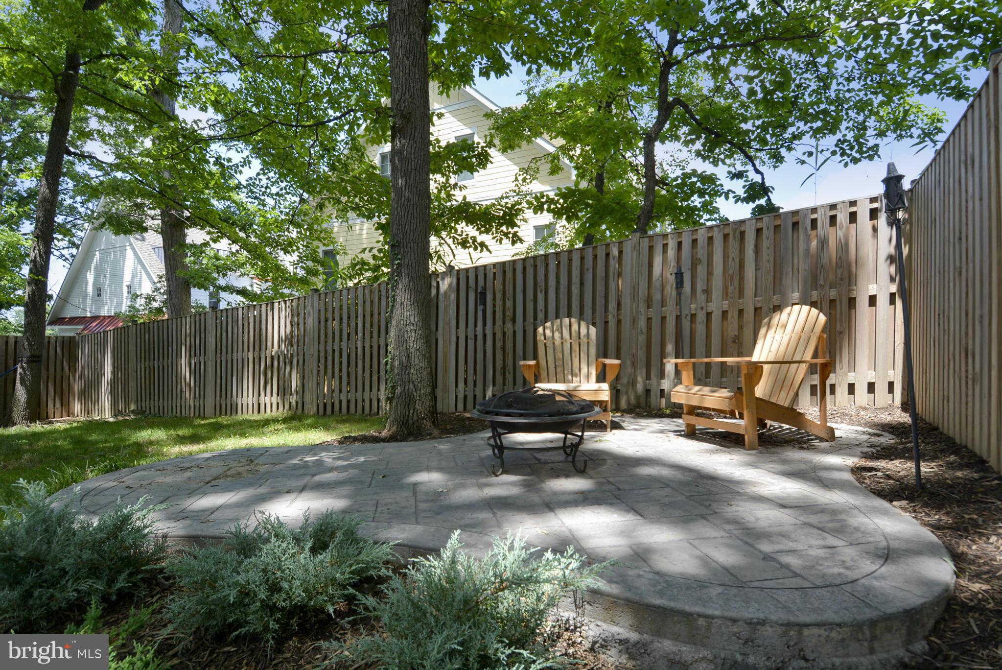 8615 Cedar Street Silver Spring, MD 20910 - Photo 27 of 28 Exterior (Rear)