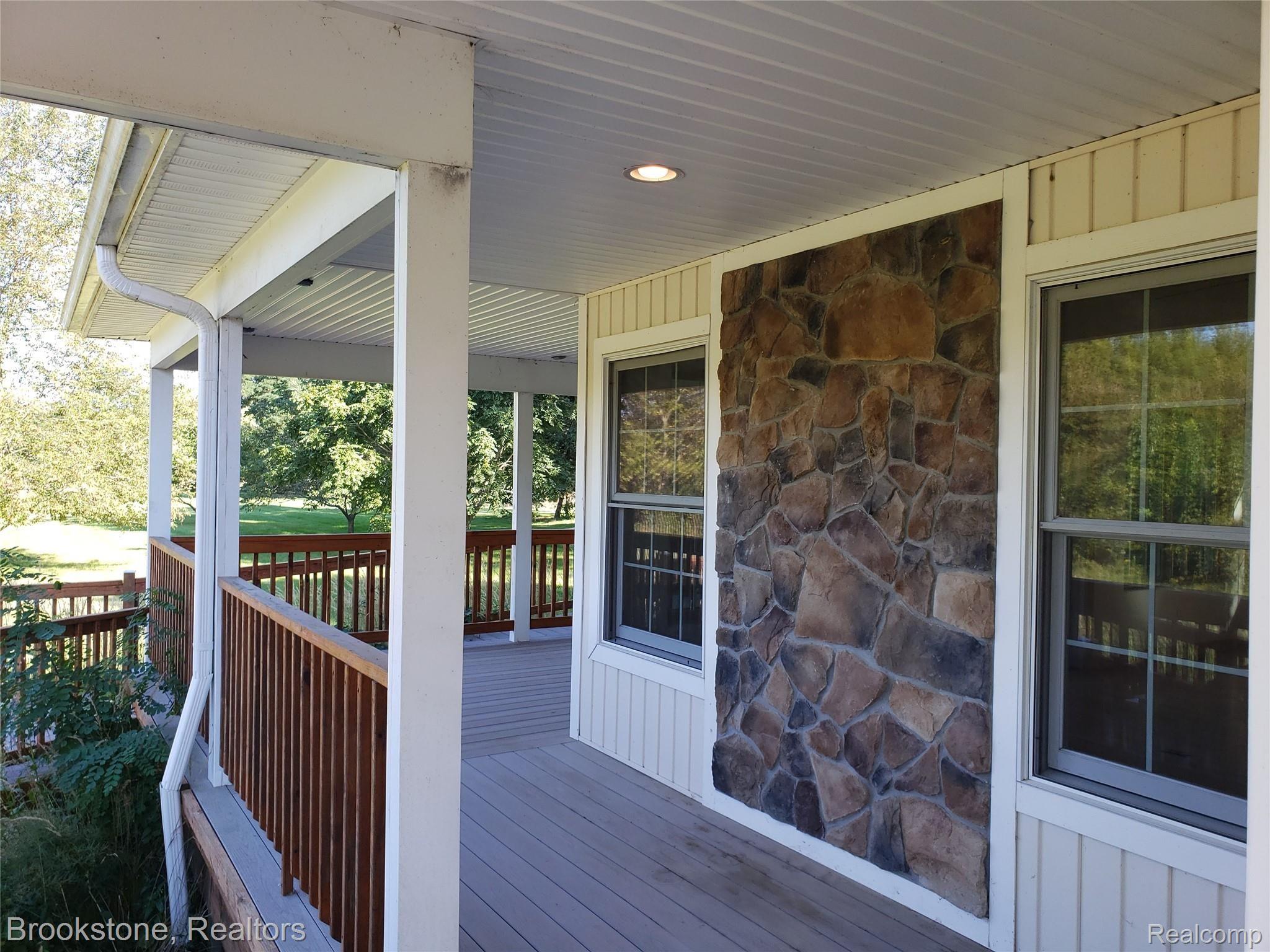 65558 Wolcott Road Ray, MI 48096 - Photo 13 of 49 Wolcott deck 4.jpg