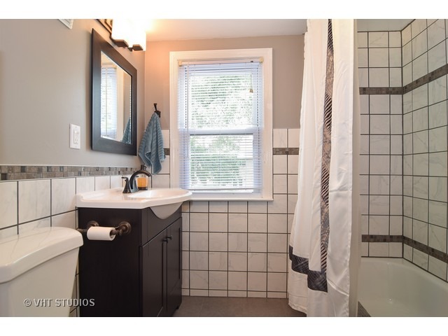714 Spring Road Elmhurst, IL 60126 - Photo 13 of 15