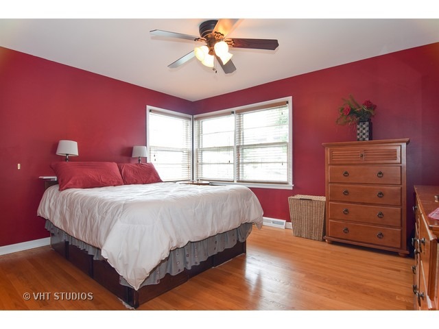 714 Spring Road Elmhurst, IL 60126 - Photo 9 of 15